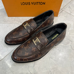 L-v LOAFERS with simple box