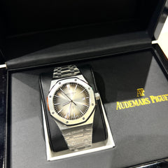 AP MASTER PLUS WATCH WITH BOX
