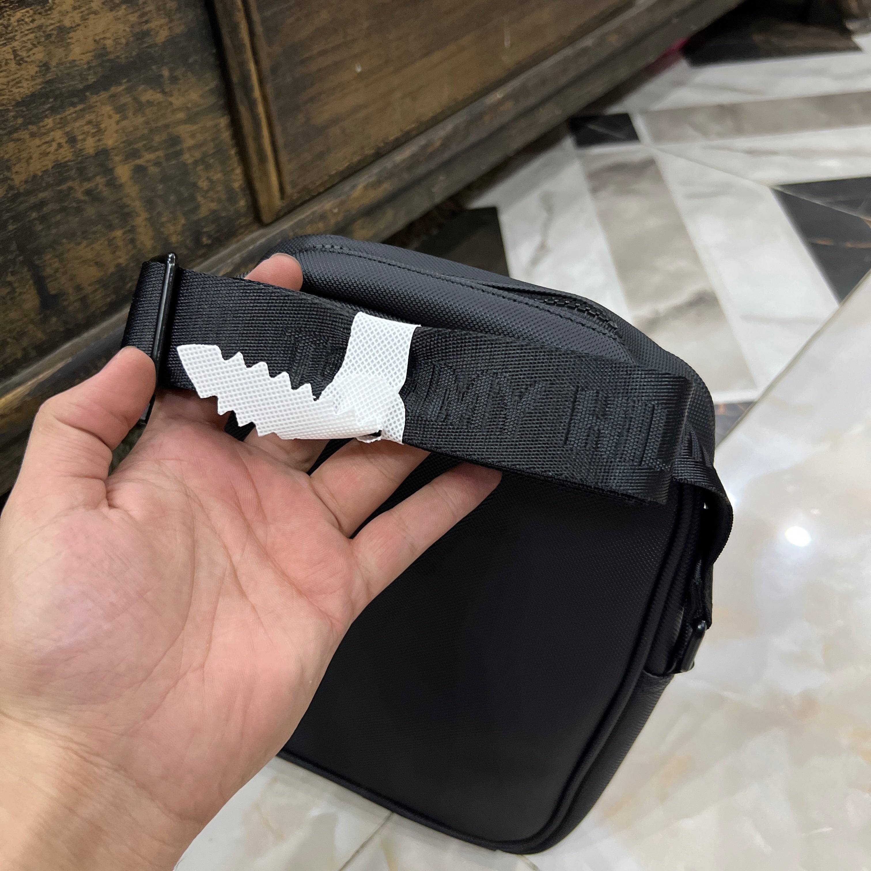 Tommy Classic Shoulder Bag