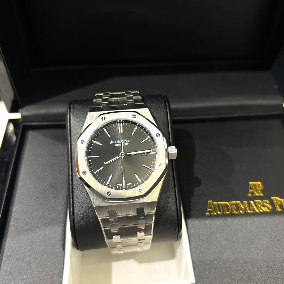 AP MASTER PLUS WATCH WITH BOX