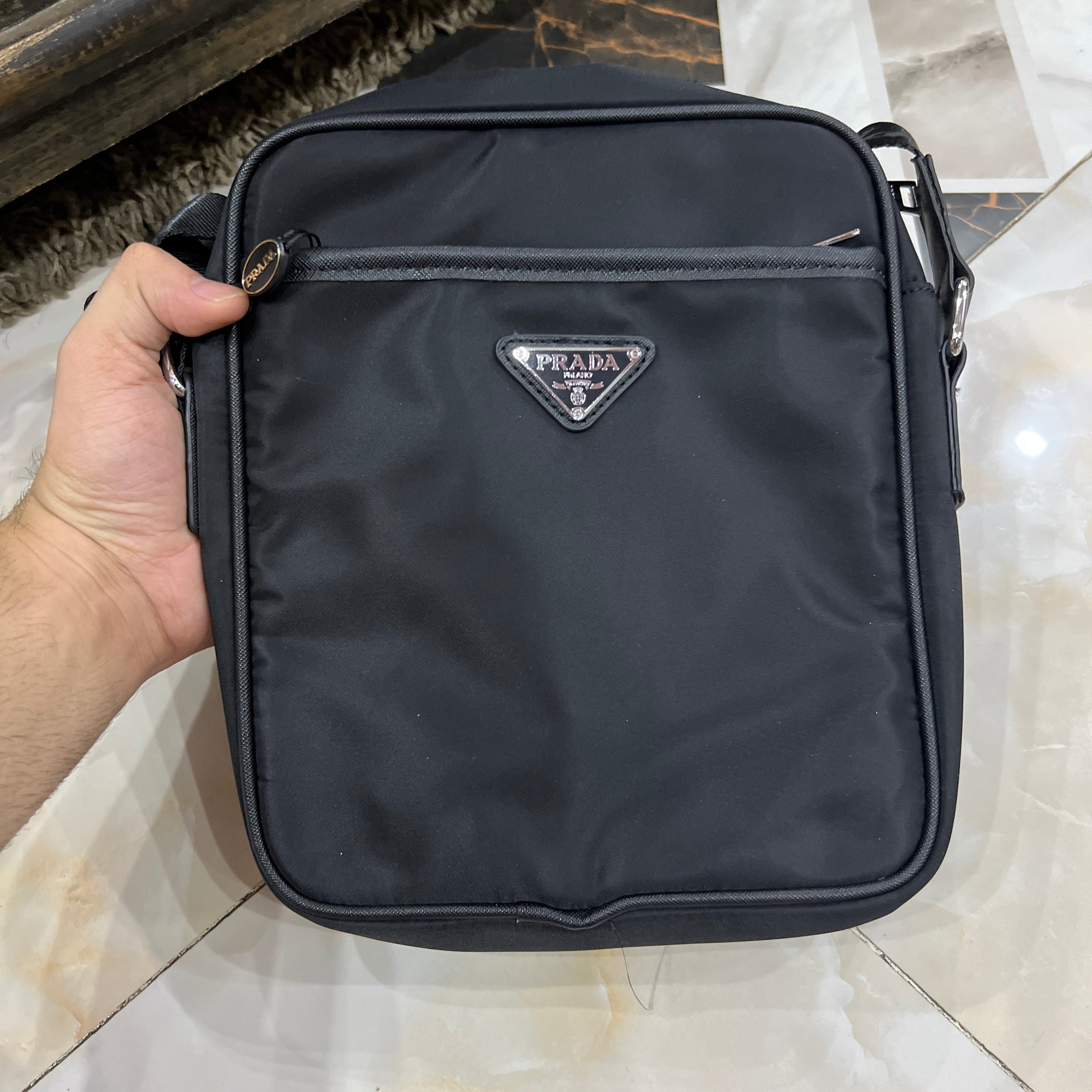 Tommy Classic Shoulder Bag