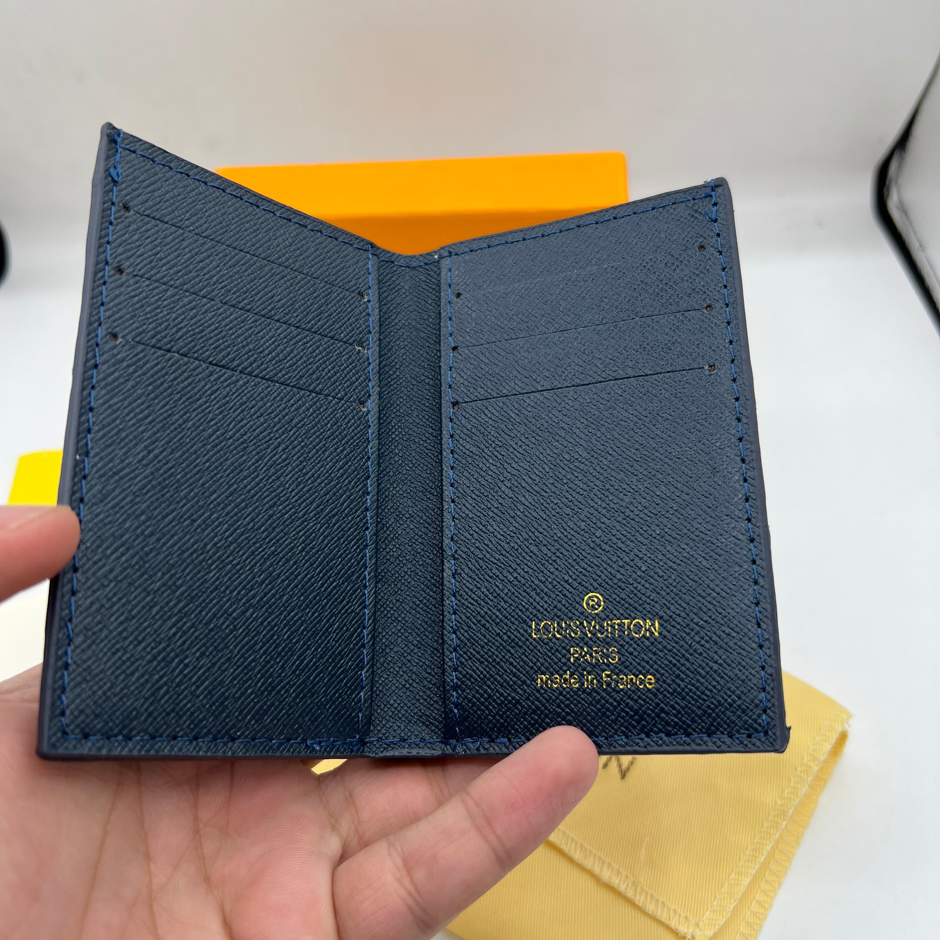 Premium Card holder CHP WAL