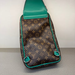 L-V Classic Shoulder Bag