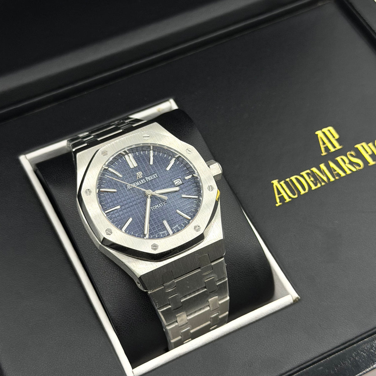 AP MASTER PLUS WATCH WITH BOX