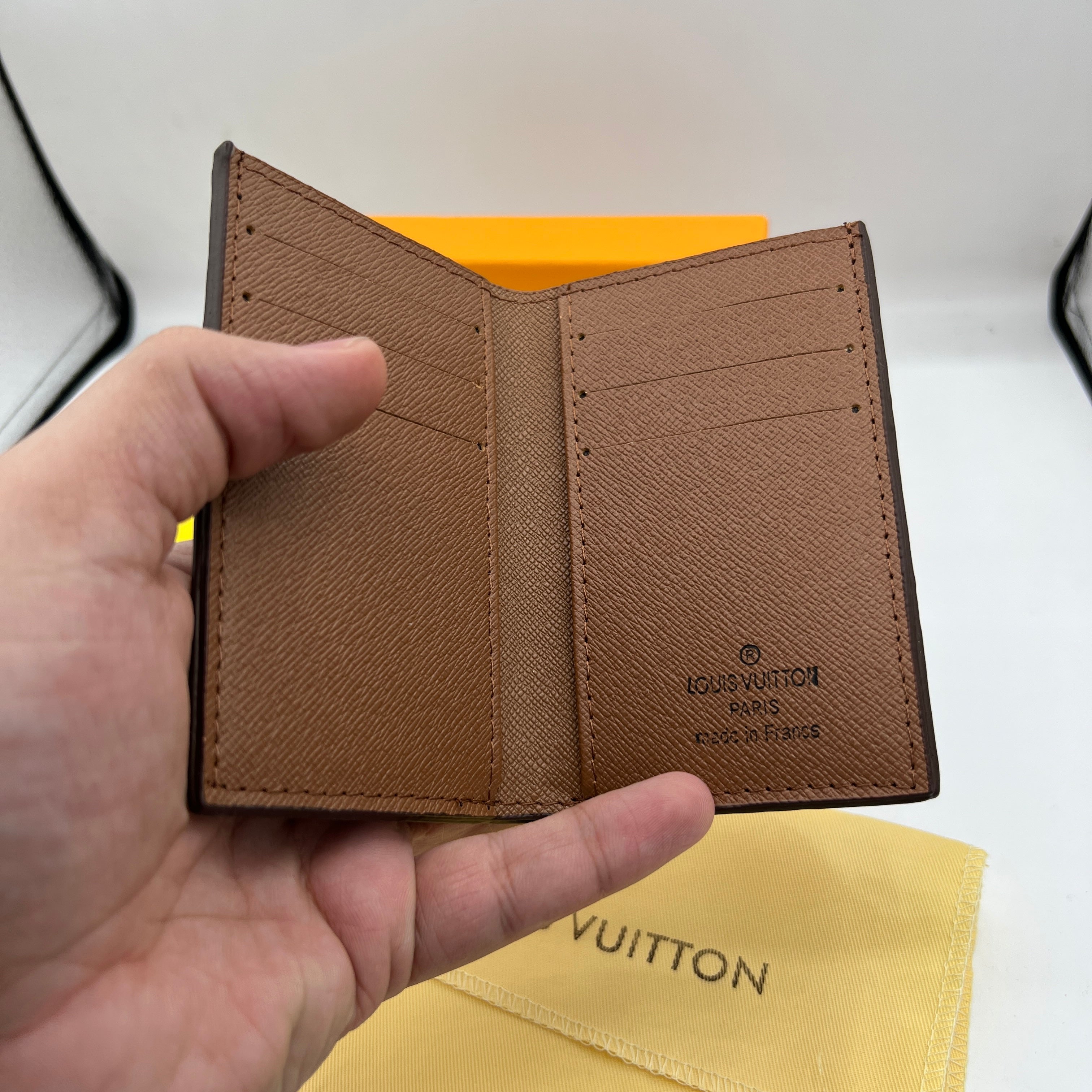 Premium Card holder CHP WAL