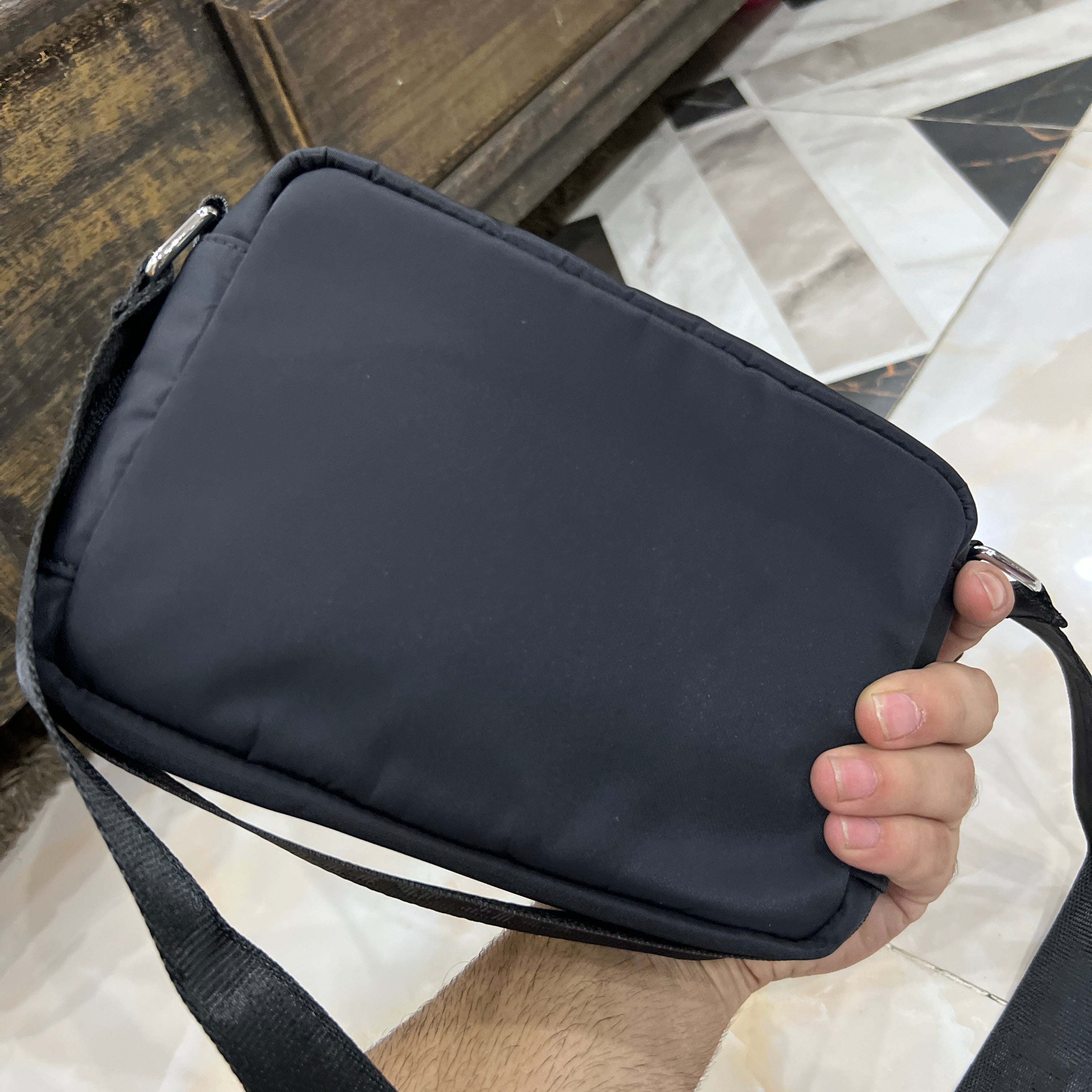 Tommy Classic Shoulder Bag