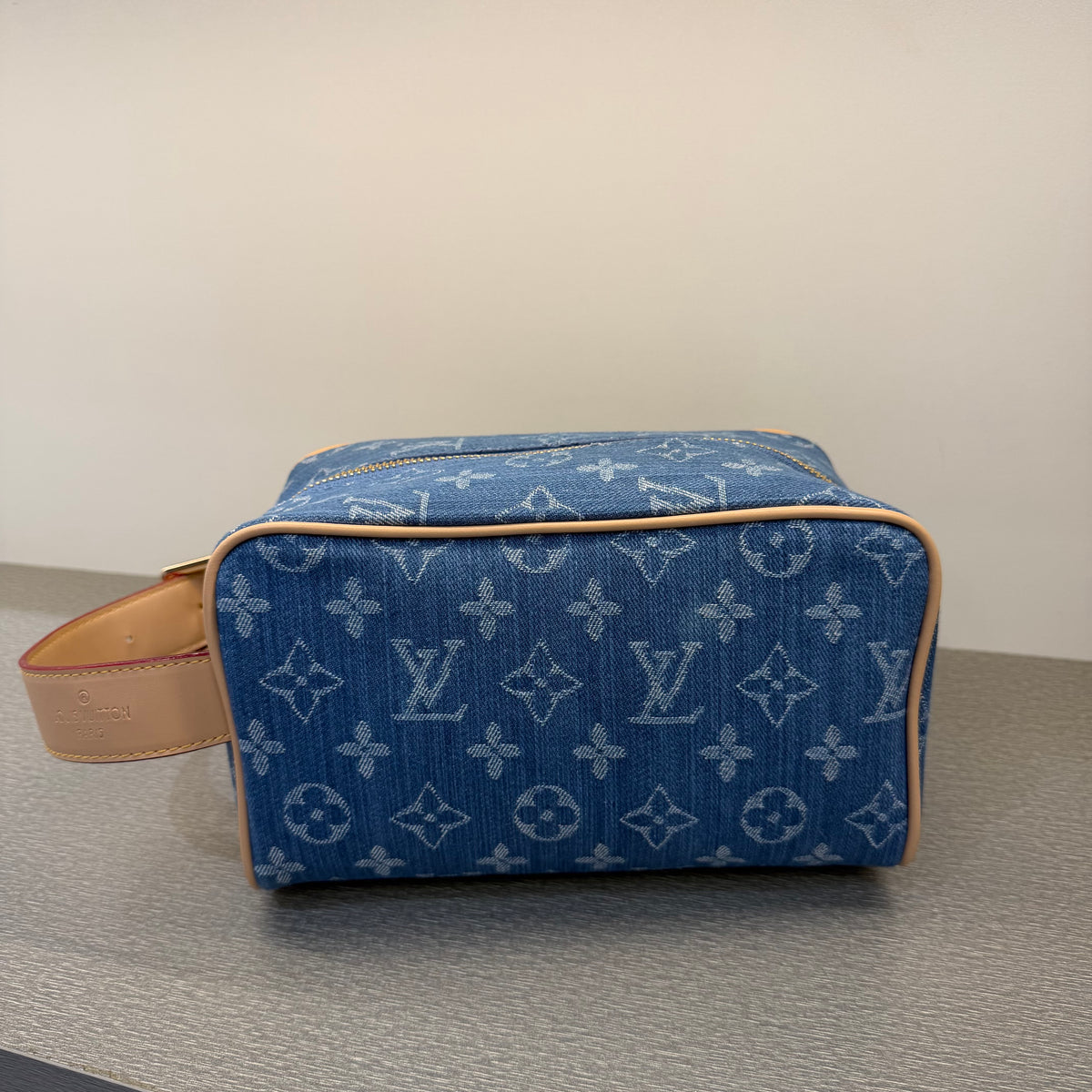 Trendy pouch premium Bag with box