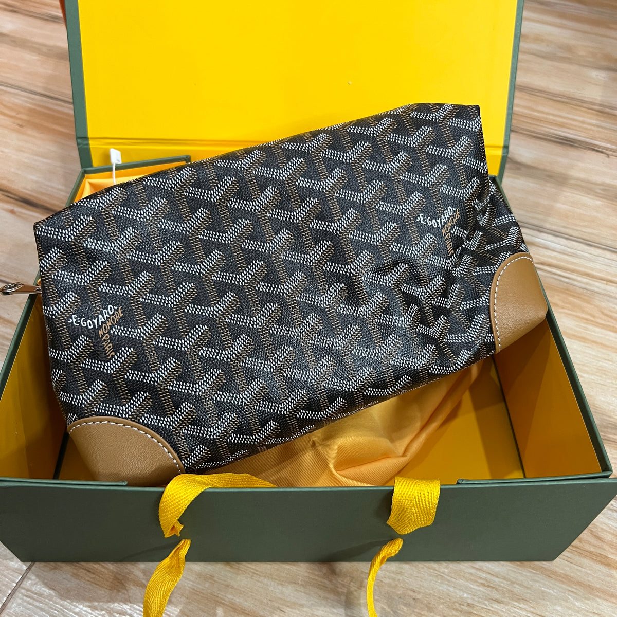 Trendy pouch premium Bag