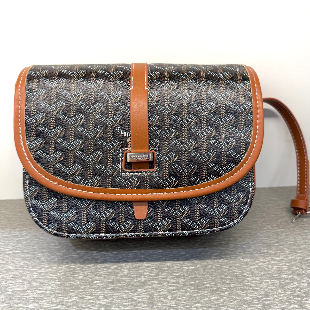 GYRD Classic Shoulder Bag
