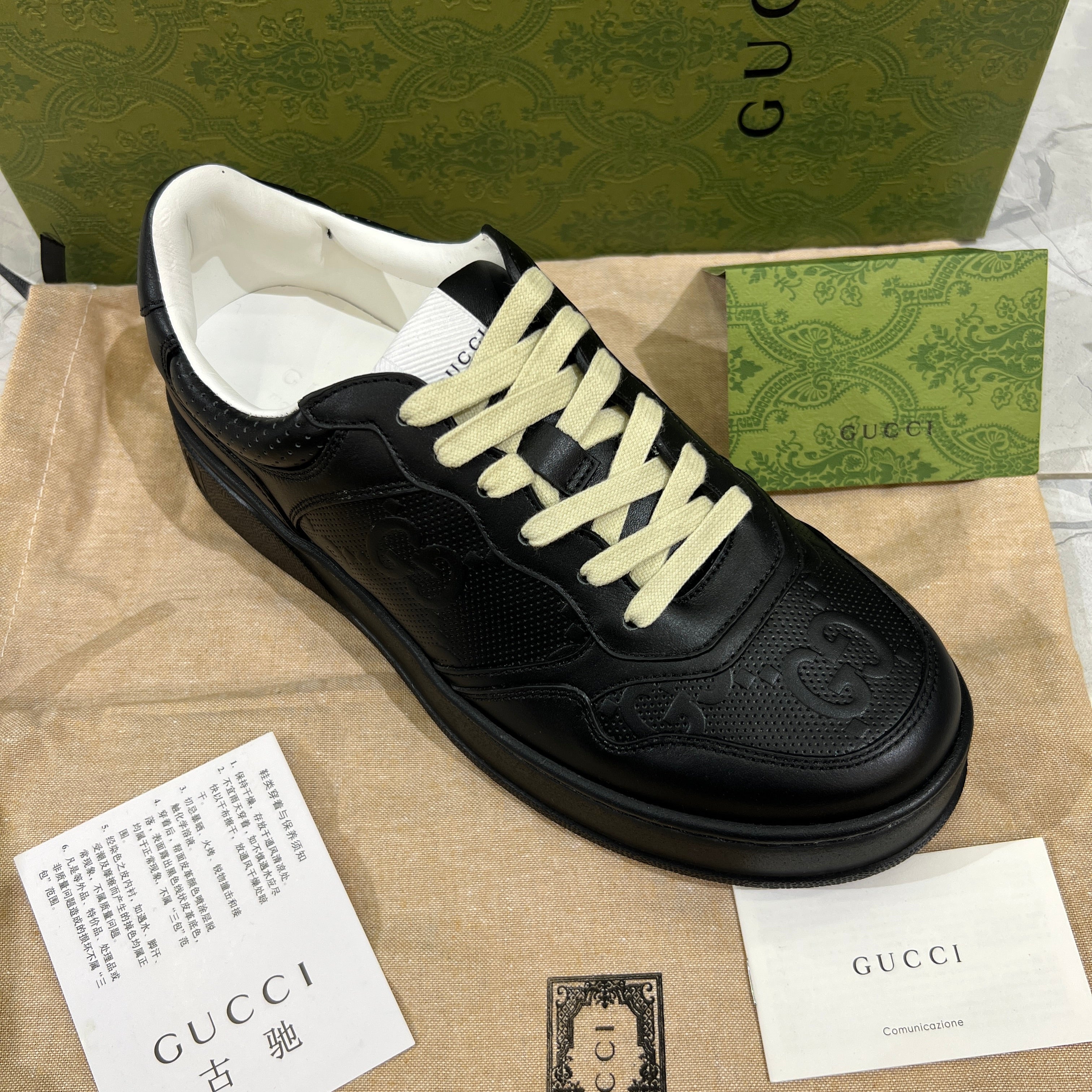 GU HIGH QUALITY SNEAKERS