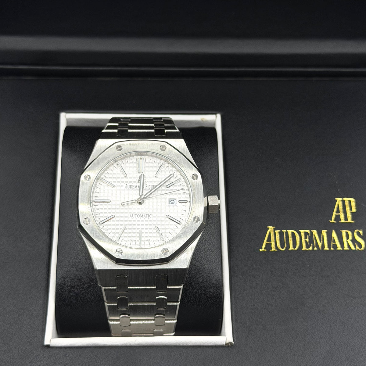 AP MASTER PLUS WATCH WITH BOX
