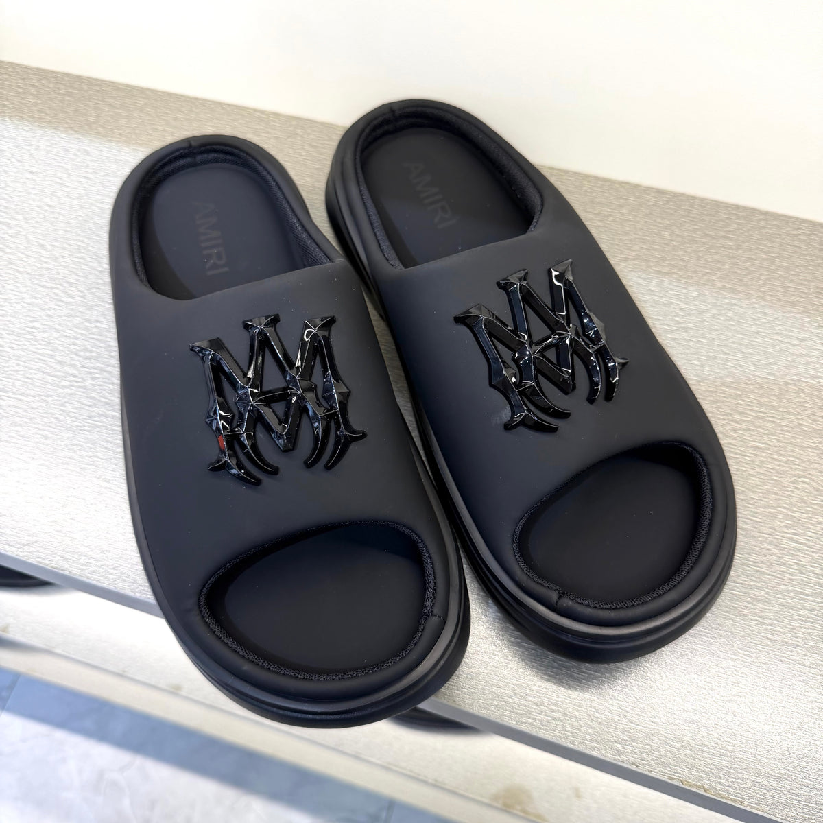 AMIRI HIGH QUALITY SLIDE HQS26