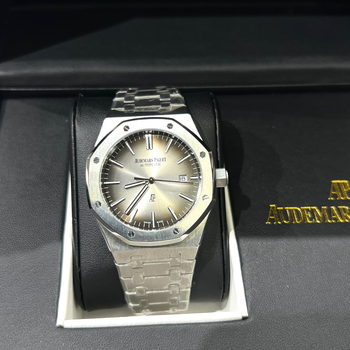 AP MASTER PLUS WATCH WITH BOX