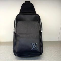 L-V Classic Shoulder Bag