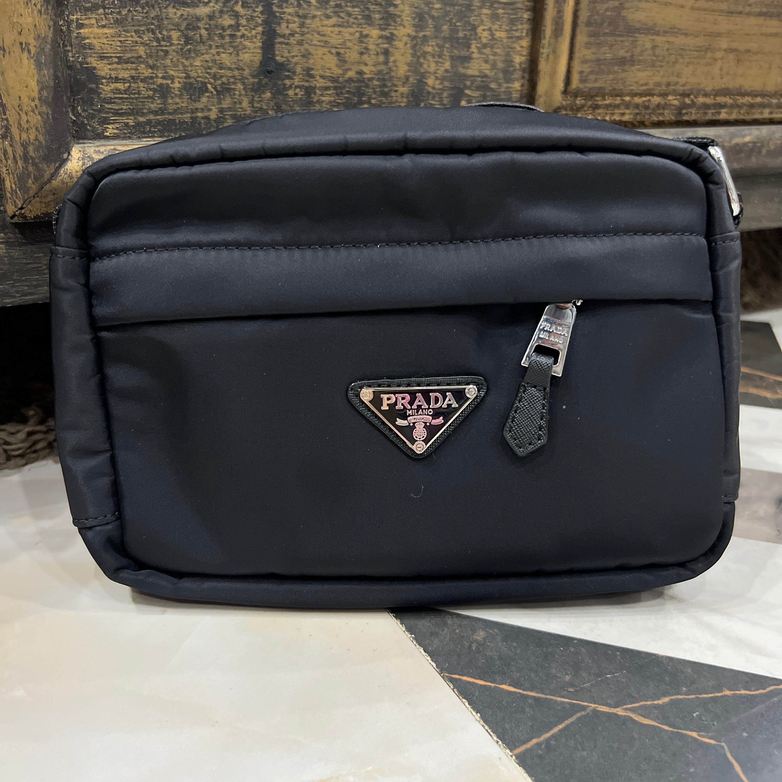 Tommy Classic Shoulder Bag