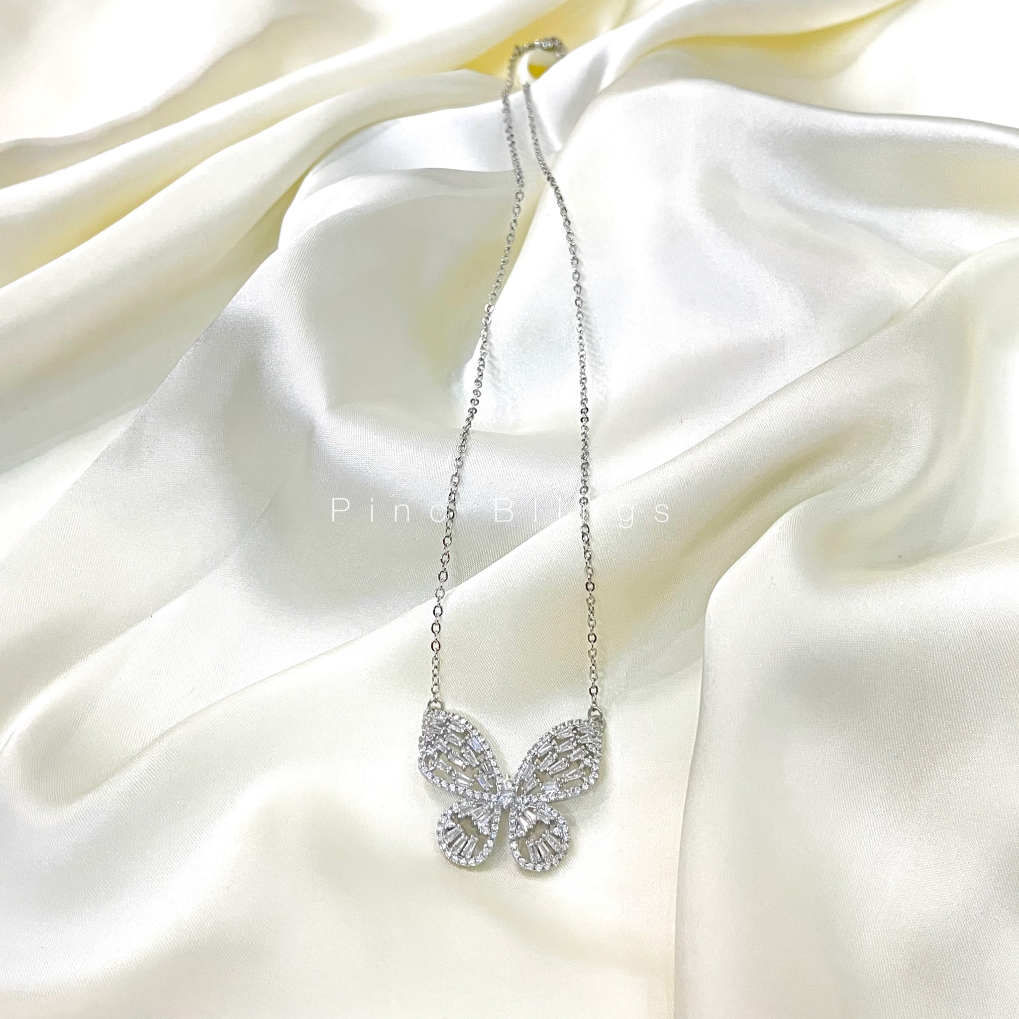 Zirconic butterfly set silver