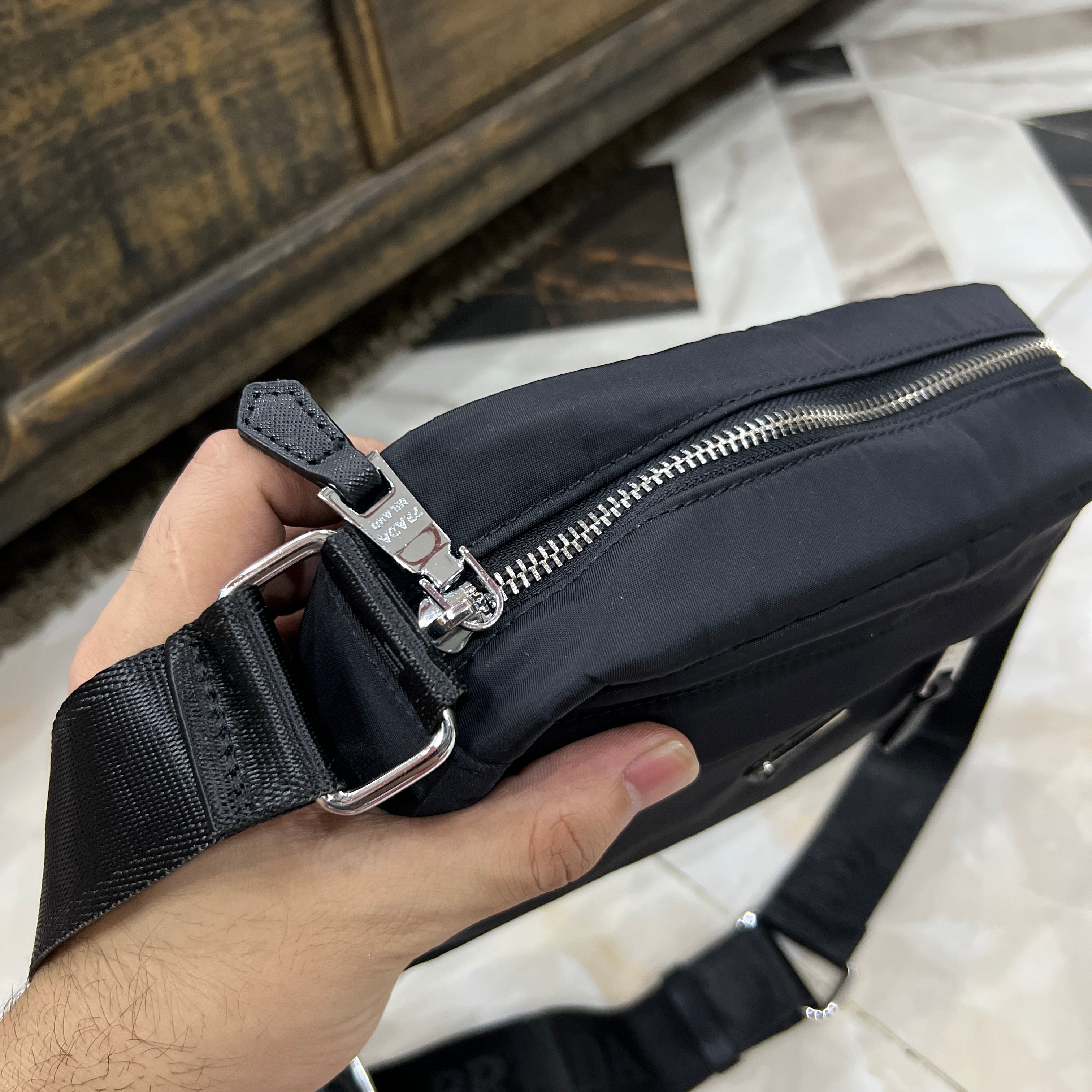 Tommy Classic Shoulder Bag