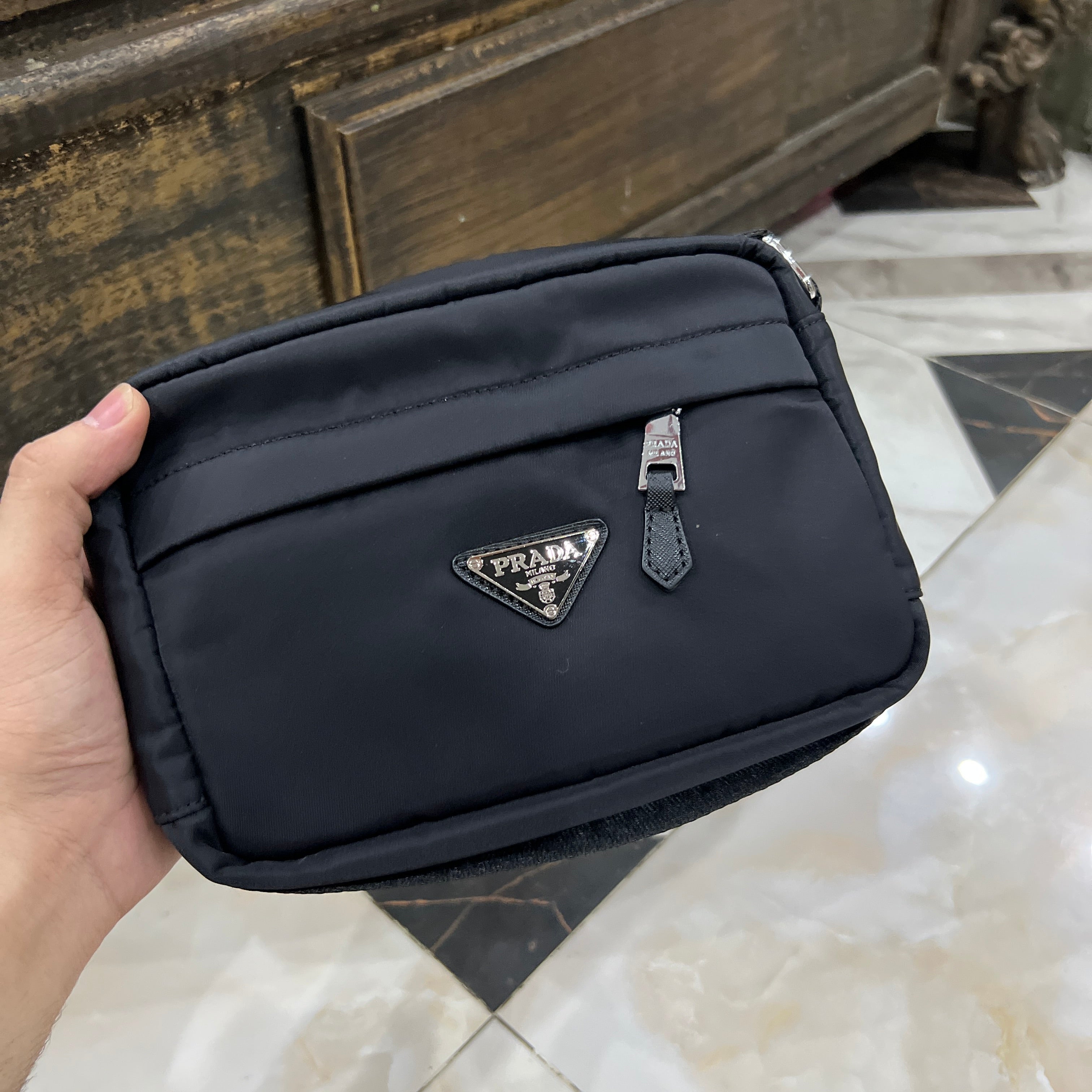Tommy Classic Shoulder Bag