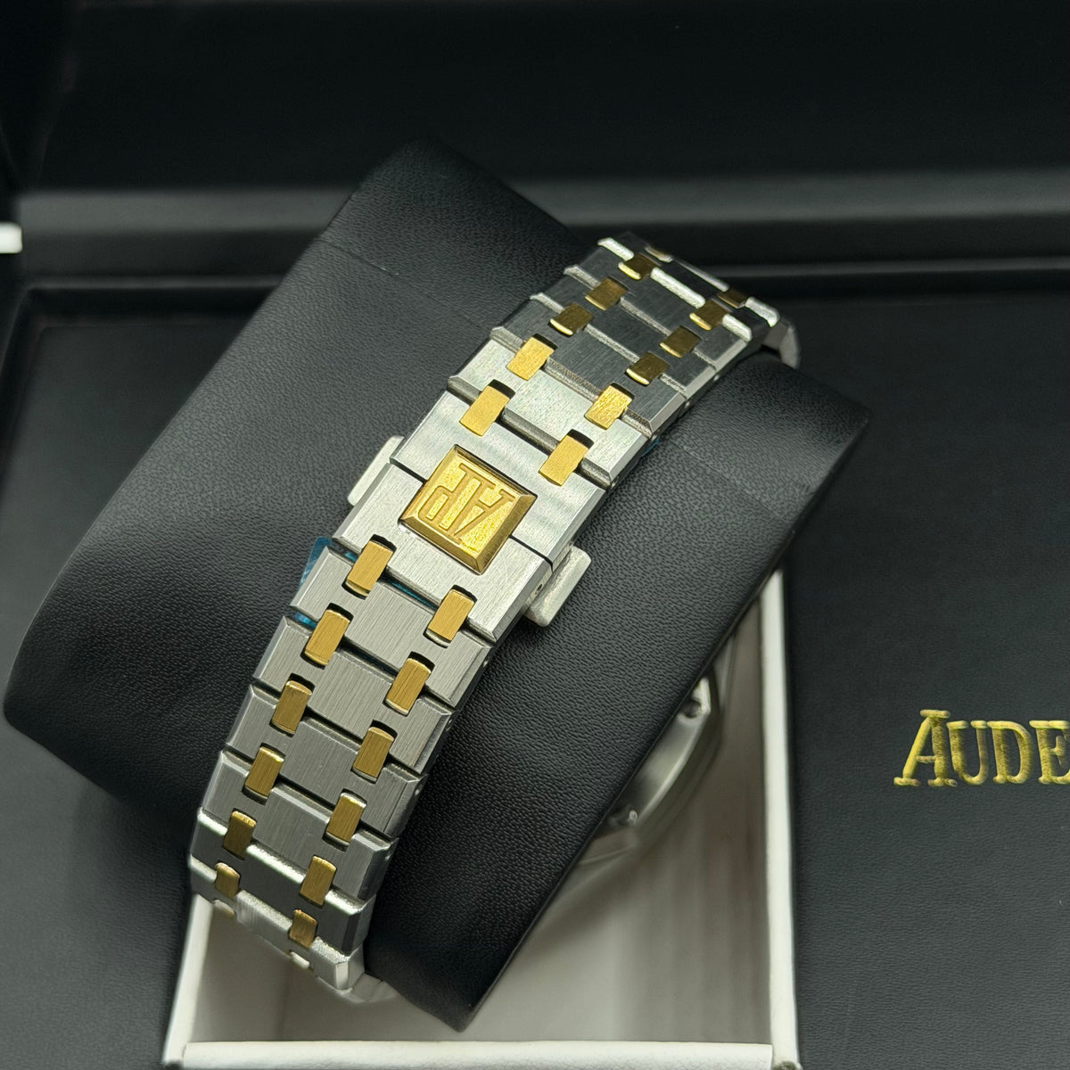 AP MASTER PLUS WATCH WITH BOX