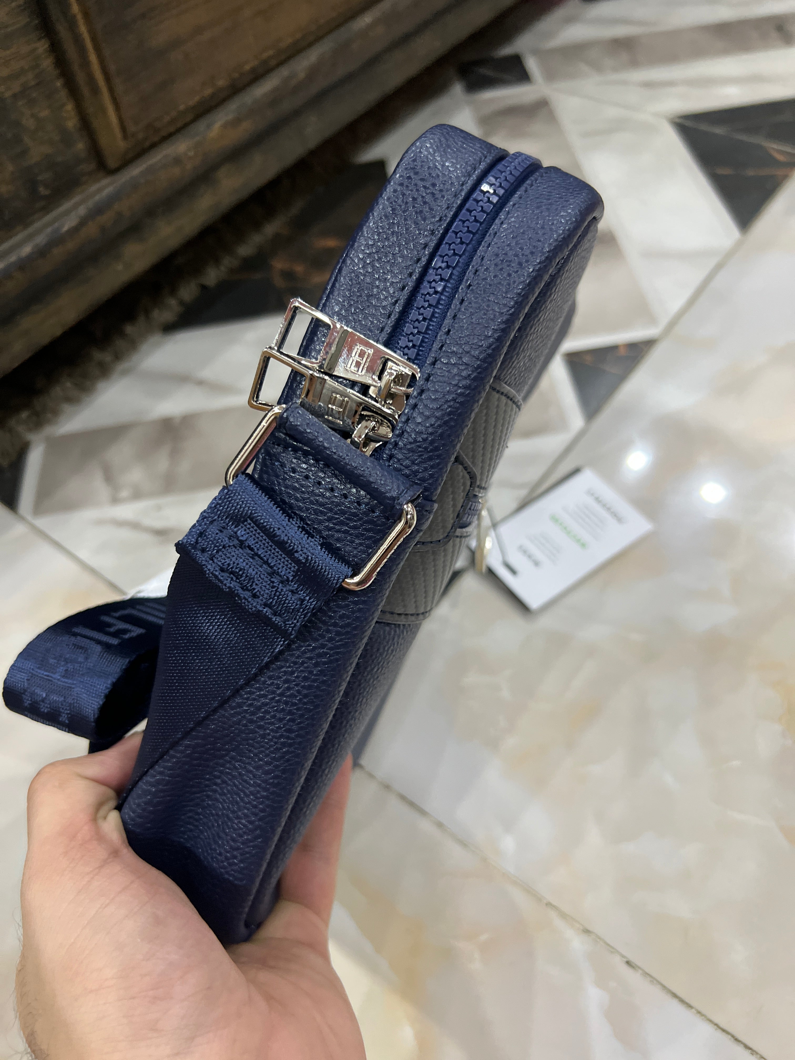 Tommy Classic Shoulder Bag