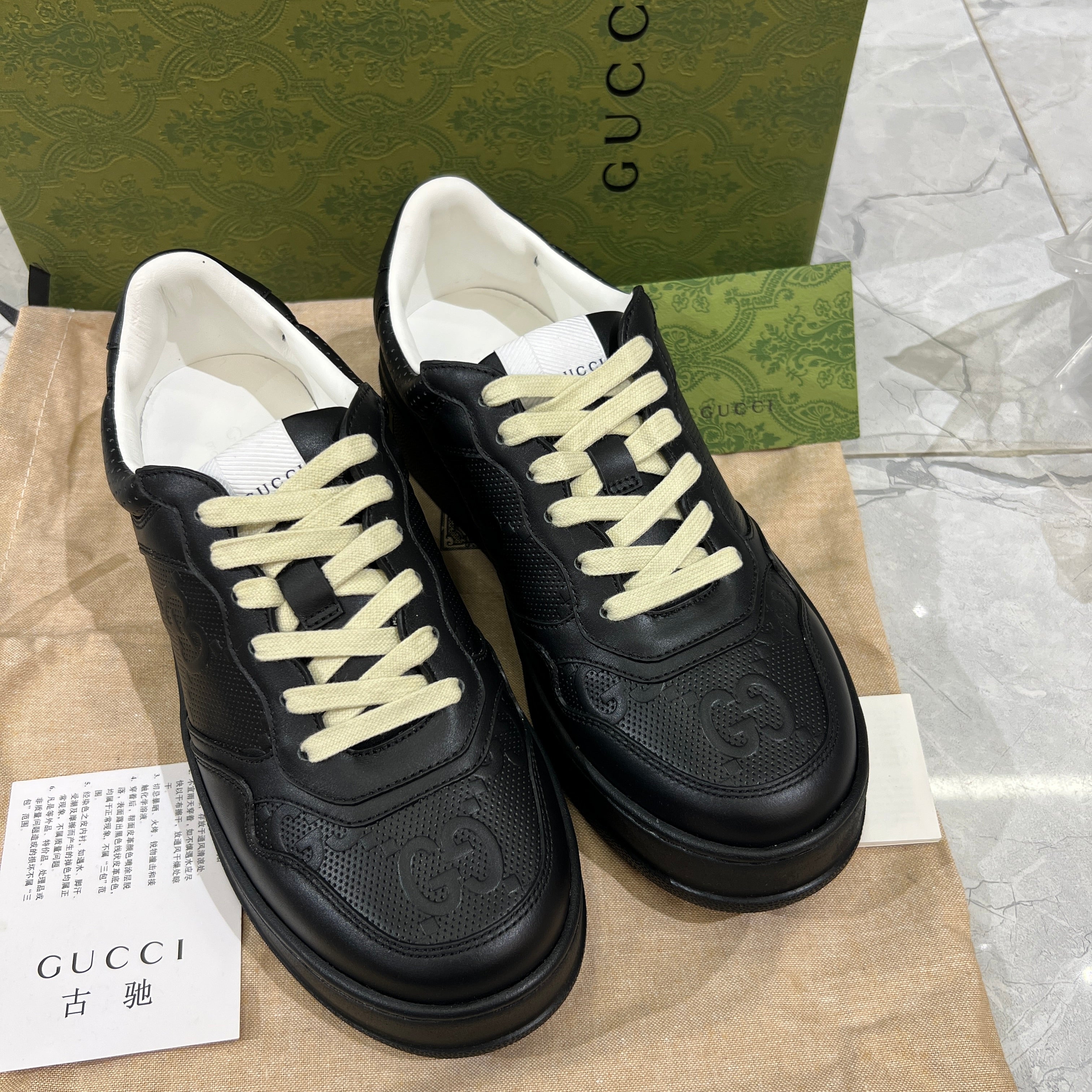 GU HIGH QUALITY SNEAKERS