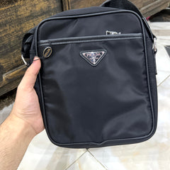 Tommy Classic Shoulder Bag