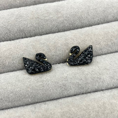 Swan ear stud (black)