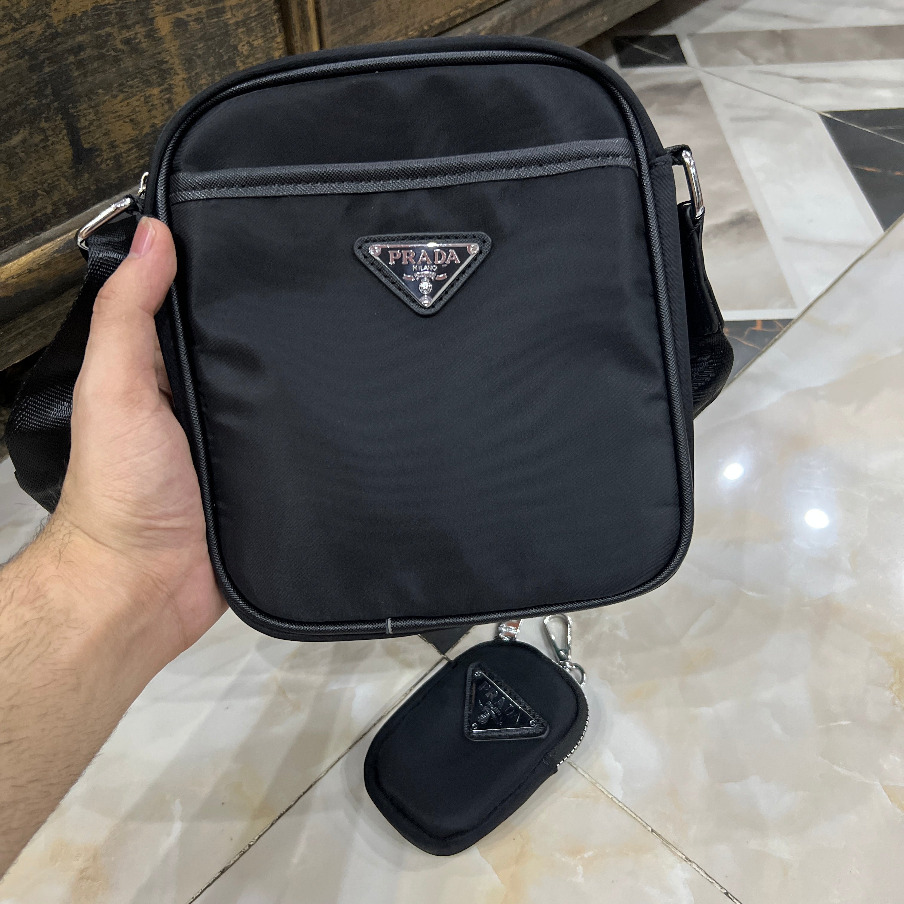 Tommy Classic Shoulder Bag