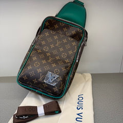 L-V Classic Shoulder Bag