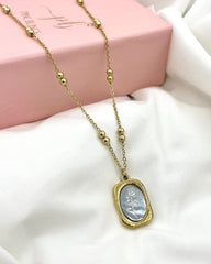 Floral Frame Necklace