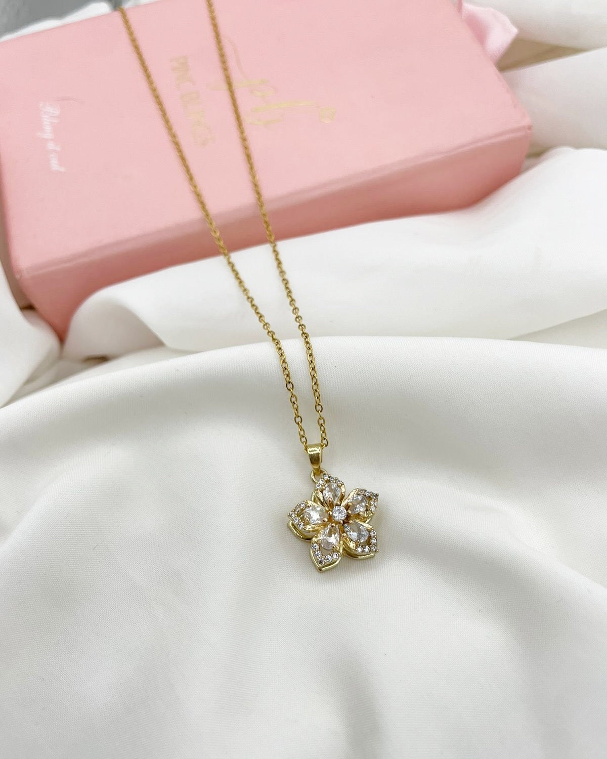 Flower Stone spinning Necklace
