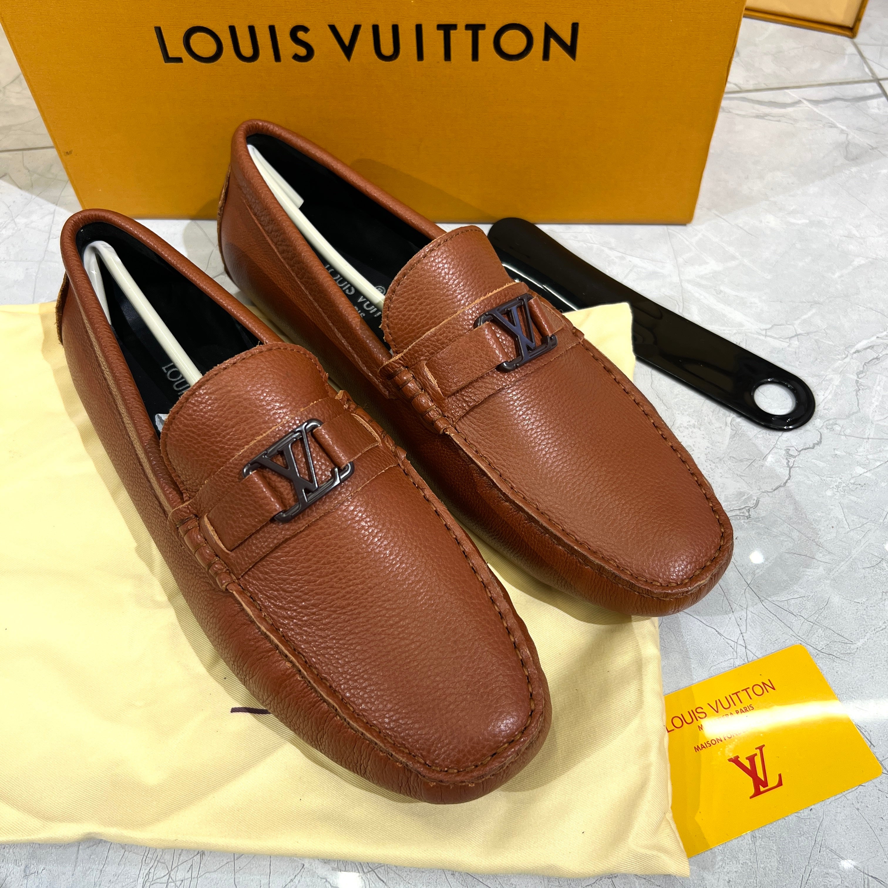 LV (B) LOAFERS