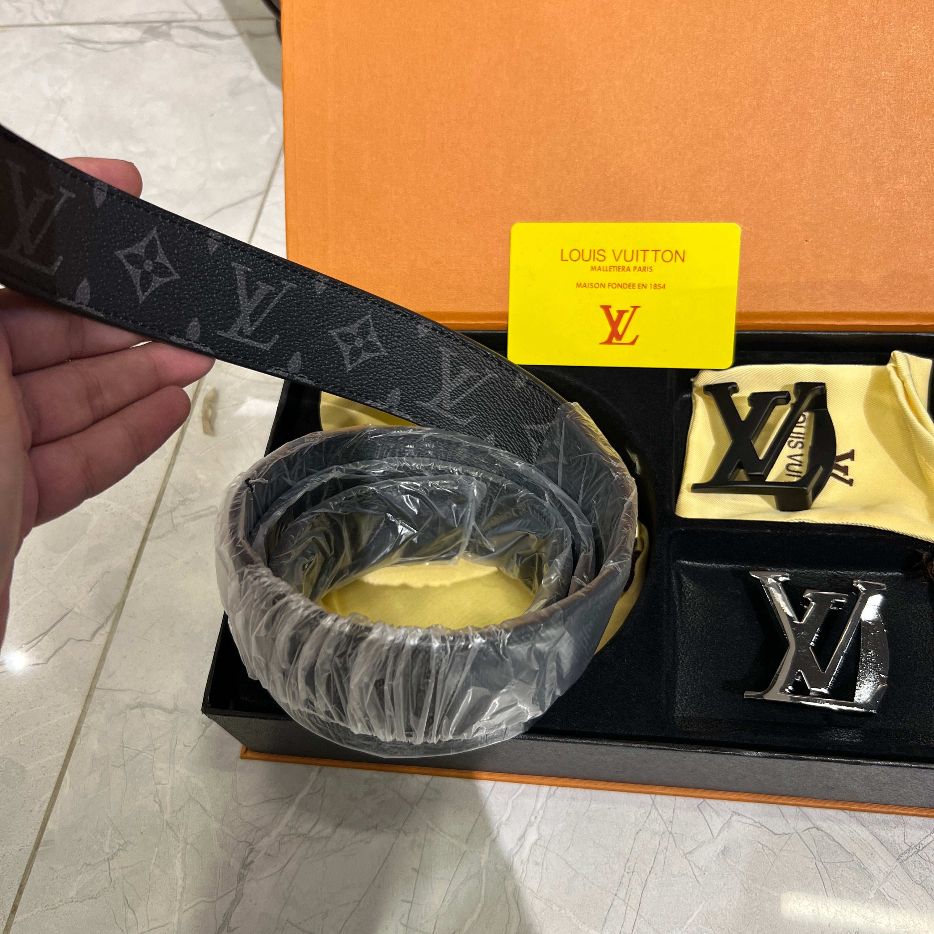 LV belt Giftbox