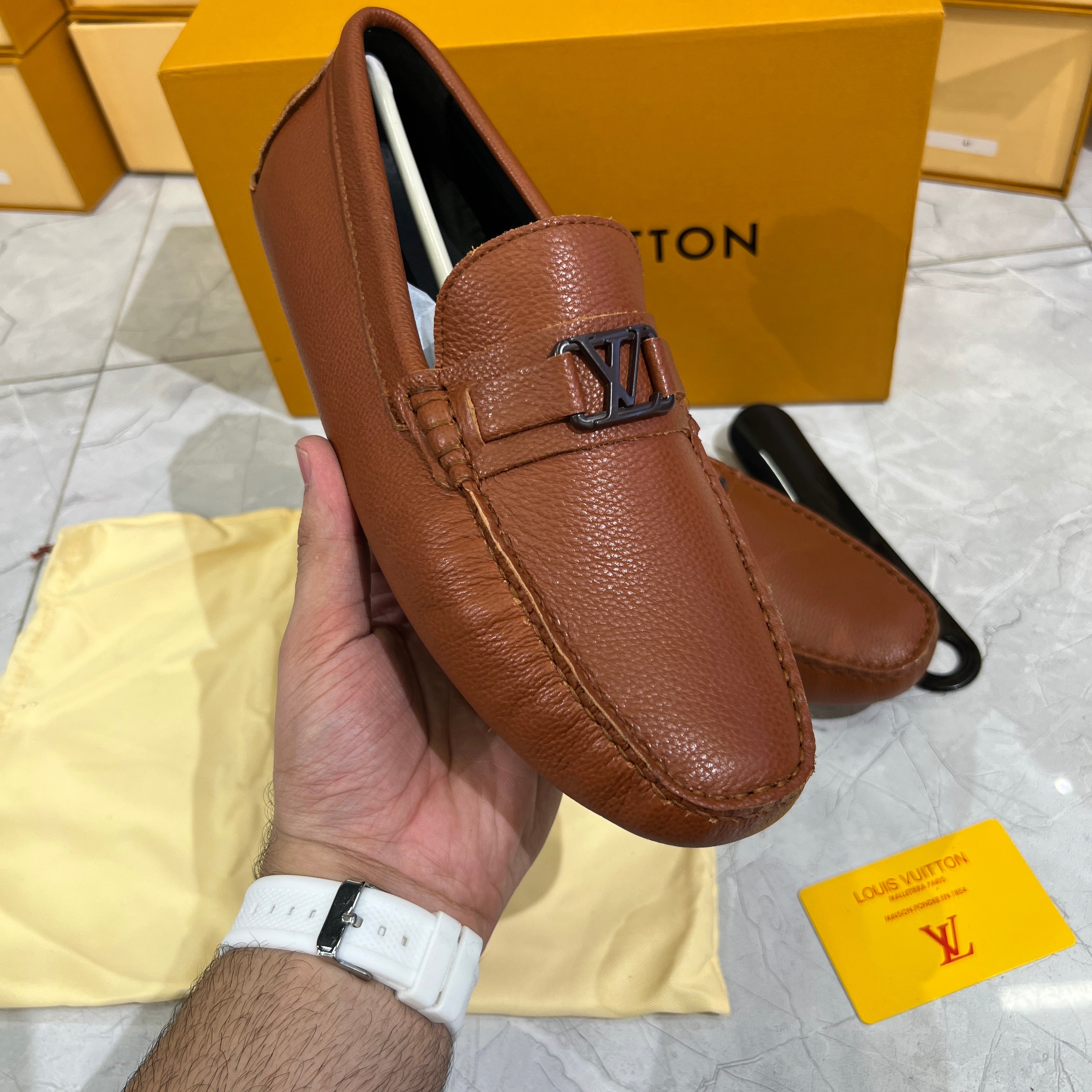 LV (B) LOAFERS