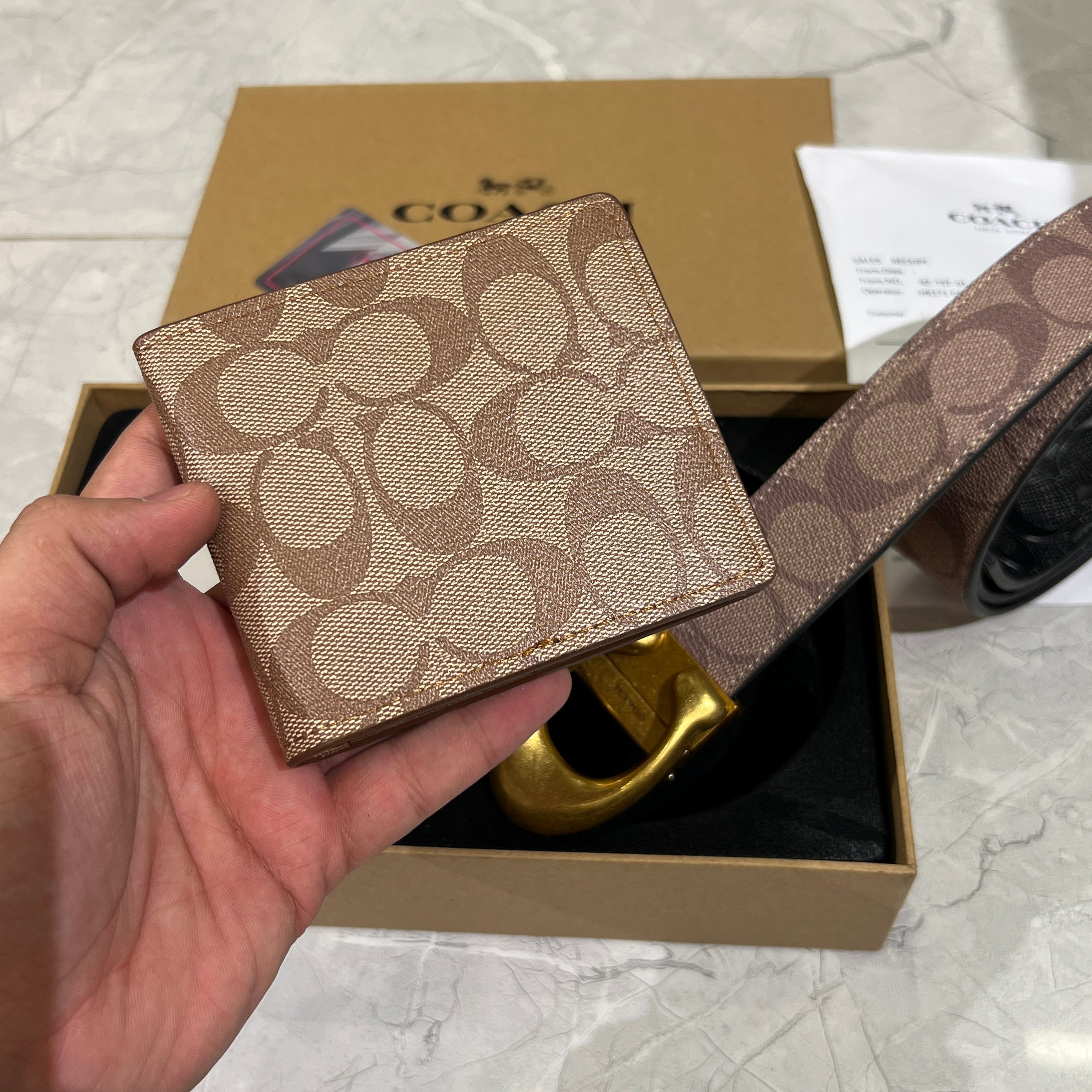 Coach Wallet and belt Giftbox